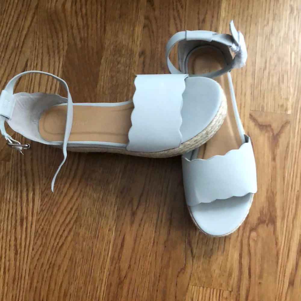 Brand new!! Comfy and soft!